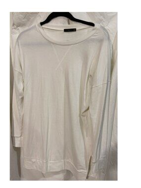 White crewneck tunic-style shirt - Size Medium